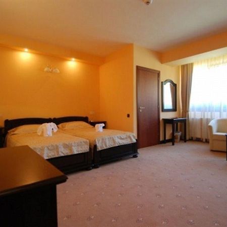 Grand Hotel Perla Ciucasului Tărlungeni المظهر الخارجي الصورة